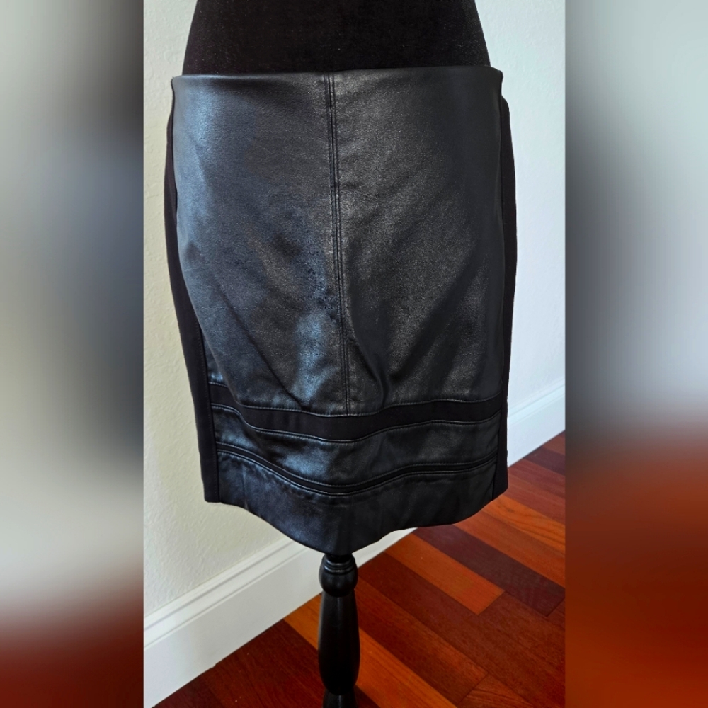 Elegant Black Leather Skirt